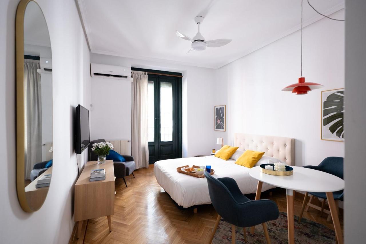 Estudio Calle Del Barquillo Madrid Kültér fotó